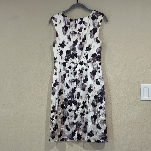 Ann Taylor Purple and White modern abstract Sheath Dress Bateau Neckline size 2 - Picture 5 of 9